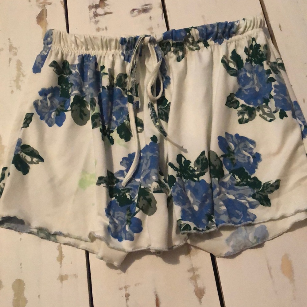 floral shorts